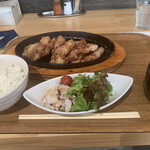 ひこま豚食堂＆精肉店 Boodeli - 