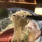 Ramen shokudou rairakukenkyoudaiten - 手もみラーメン・醤油　麺