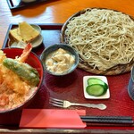 和み蕎 たつ - えび天丼と蕎麦一人前。1580円