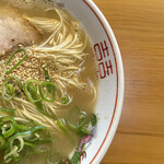一楽ラーメン - 大盛りラーメン　右