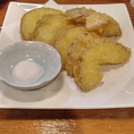 居酒屋 しんざん - りんごの天ぷら