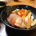 Awaji gochisoukan miketsukuni - 海鮮丼セット