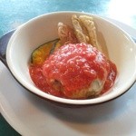 洋食堂ピノキオ - モッツァレラチーズ入りトマトソースハンバーグ。