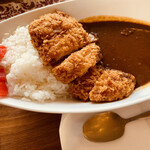 レストラン MIYAKI - カツカレー＝980円
※三元豚らしか