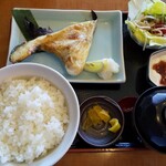 がってん食堂　大島屋 - 日替わり定食A￥1,200。本日はブリカマ焼き。