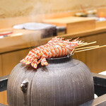 sushishumbinishikawa - 三河湾車海老を茶釜に乗せて蒸す