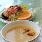 Chari Resutoran - スープとサラダ