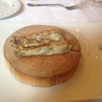 ウシマル - 天然ウナギの白焼き。九十九里産の天然塩も美味。
