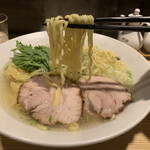 塩らー麺 本丸亭 横浜店 - 海老ワンタン入り塩らー麺　1300円