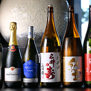 地酒・ワイン・サワー…どれも鮮魚に合う銘柄ばかりラインナップ
