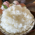 Yamamoto Sakanaya - 信じられない盛り付けの白米（普通）