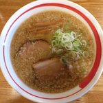 らーめん心繋 - 背油煮干のアップ