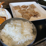 Kankokuryouri Aotougarashi - お肉の定食。