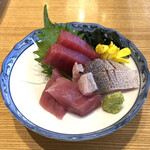 Sushi Hana - 昼飲みセットの刺身（本鮪，めばちまぐろ、あぶりイサキ）