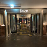 THE GRAND LOUNGE - 