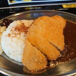 カツカレーの虎 - 料理写真:豚ロースカツカレー1210円(ランチタイム時)