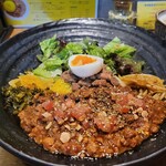 SPICY CURRY 魯珈 - 限定カレー 激辛キーマカレー～RED BRICK～のろかプレート