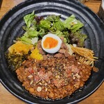 SPICY CURRY 魯珈 - 限定カレー 激辛キーマカレー～RED BRICK～のろかプレート