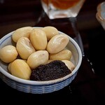 Edomae Shibahama - 大豆に 江戸甘味噌。久しぶりに頂いた江戸甘味噌の美味しさに感動する。完成された調味料だと思う。