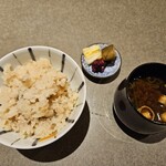旬彩和遊 楠 - ご飯と赤だし、香の物