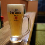 食酒工房 福楽狸 - プレミアムモルツ中ジョッキ　650円(2023年6月)
