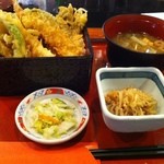 Zentei Echigonodaidokoro - 海老と野菜天重セット