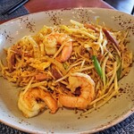 The American Club Hong Kong - prawn pad thai