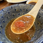 極濃湯麺 シントミ - 【2023.6.20(火)】冷やしトマトもりタンメン（並盛・250g）1,056円のスープ