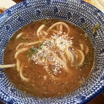 極濃湯麺 シントミ - 【2023.6.20(火)】スープにチーズとバジルを入れた