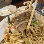 極濃湯麺 シントミ - 【2023.6.20(火)】麺の上に盛り付けてある野菜炒め