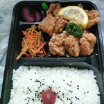 内野牛肉店 - ヒナ竜田揚げ弁当