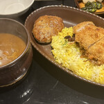 ビストロ 喜楽亭 - ハンバーグカレー　とんかつトッピング