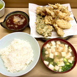 いもや - 天ぷら定食(ご飯少なめ) 800円＋まいたけ 100円＋
            稚あゆ(二匹) 300円