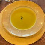 プティレストラン グーテ - えんどう豆のスープ