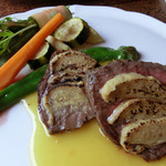 手打ち蕎麦とフレンチの やな木 - ＜2013年8月＞千屋牛のリソレ、豆のペーストのせ焼き、パッションフルーツソース、野菜のブーケを添えて