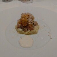 パトゥ - 北海道産桜鱒と紫雲丹のタルタル、焼き茄子　レフォールソース