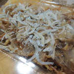 でんこ - 料理写真:【かめ風焼そば＠５００円】　もう少しパンチが欲しいかな。。
