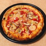 マルエツ - 料理写真:ごろごろ具材のシーフードピッツァ（598円）