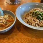 えぞっ子 蔦江 - モツ煮つけ麺小ライス