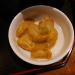 キッチン トット - ご飯と食べるのは勿体ないので
      別皿に取ってチビチビとケチな食べ方で食べてたw
      
      雲丹だけで既に元を取っちゃってる❔（笑）