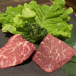 Uesugi - 牛ヒレサンチュラップ　肉を焼いたら、サンチュで巻いて、味噌でいただきます！