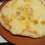 グラン カフェ - クアトロ(4種のチーズ)ピッツァ 1100円