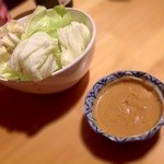 ひより　麦縄本舗　炭焼酒場 - Ｈ25.08　ちぎりキャベツと自家製甘辛みそ　マヨネーズとまぜまぜ。