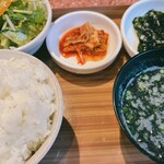 焼肉・韓国料理 オンドルパン - カルビ定食1200円