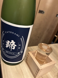 Motsunabe Nikusashi Dokoro Tategami - 日本酒【蹄】超辛口