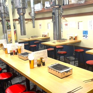 昭和感漂いながらの綺麗な店内