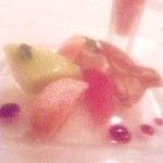 シェムラブルリス - アイスとりんごとシューの桃のソース