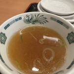 Hidakaya - 付属の中華スープは少し薄味なので、キムチチャーハンの辛味に合います。