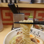 Kagoshima Ramen Ton Toro - 麺リフト
