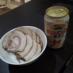 UMEIYA - トッピングチャーシュー２００円×２。缶ビール４００円